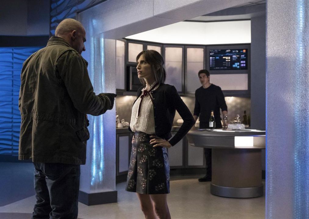 DC's Legends of Tomorrow : Photo Dominic Purcell, Christina Brucato, Brandon Routh