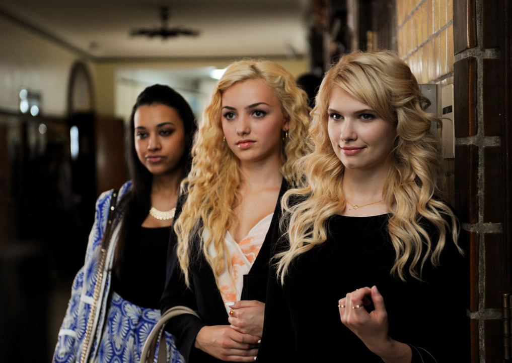 The Outcasts: Peyton List (I), Claudia Lee, Jeanette Dilone