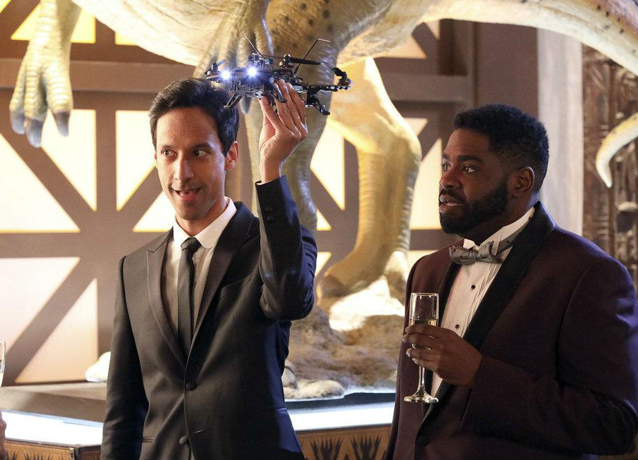 Powerless : Photo Danny Pudi, Ron Funches