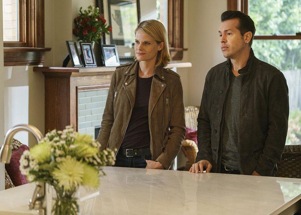 Chicago Justice : Photo Jon Seda, Joelle Carter