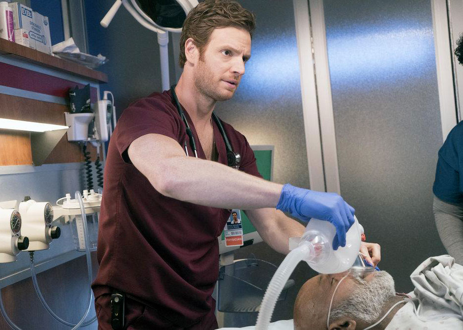 Chicago Med : Photo Nick Gehlfuss