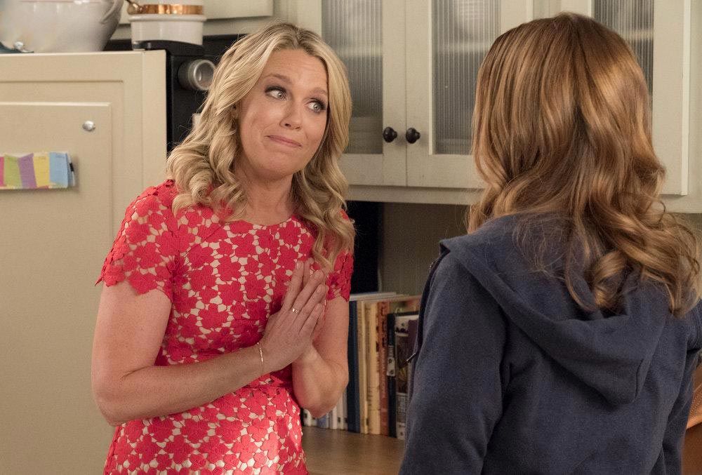 Playing House : Photo Jessica St. Clair