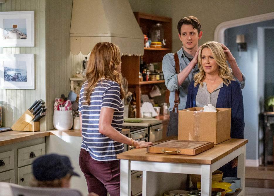 Playing House : Photo Jessica St. Clair, Zach Woods