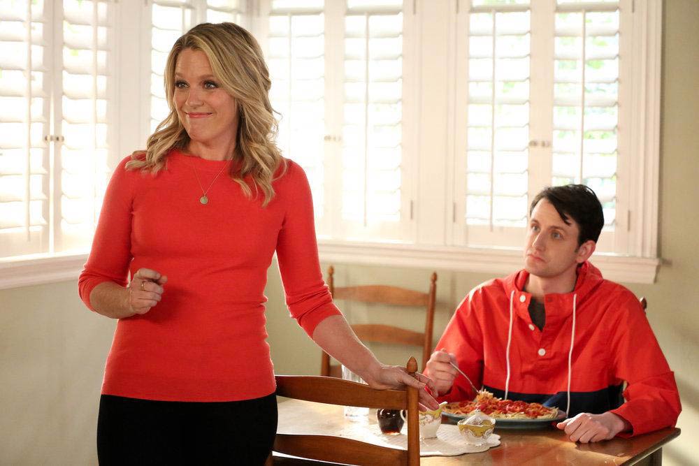 Playing House : Photo Zach Woods, Jessica St. Clair