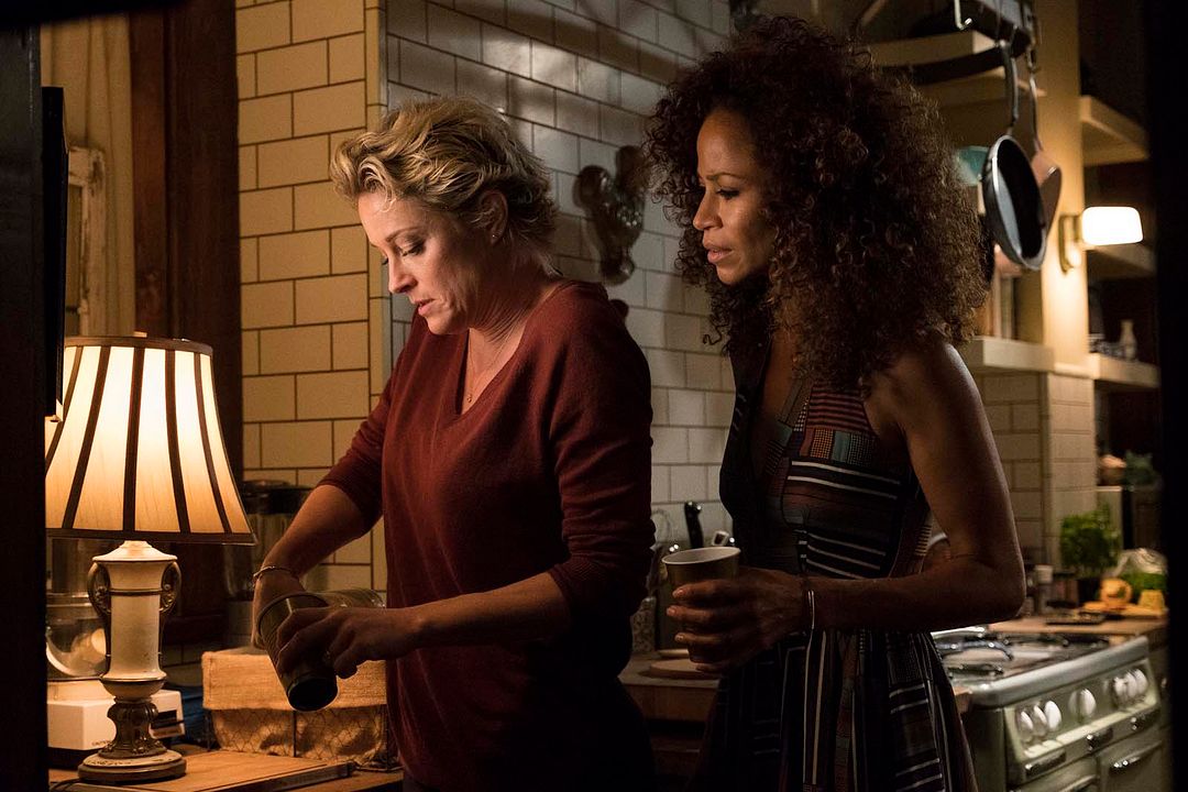 The Fosters : Photo Sherri Saum, Teri Polo