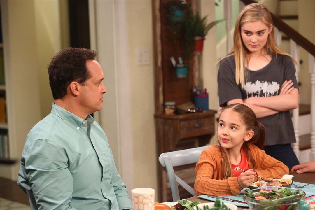 American Housewife (2016) : Photo Julia Butters, Meg Donnelly, Diedrich Bader