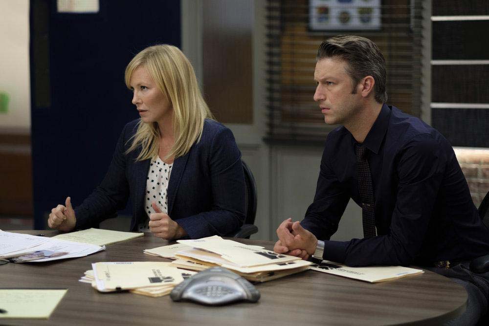 New York Unité Spéciale : Photo Kelli Giddish, Peter Scanavino