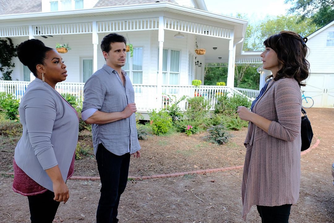 Kevin (Probably) Saves the World : Photo Beth Lacke, Kimberly Hebert Gregory, Jason Ritter
