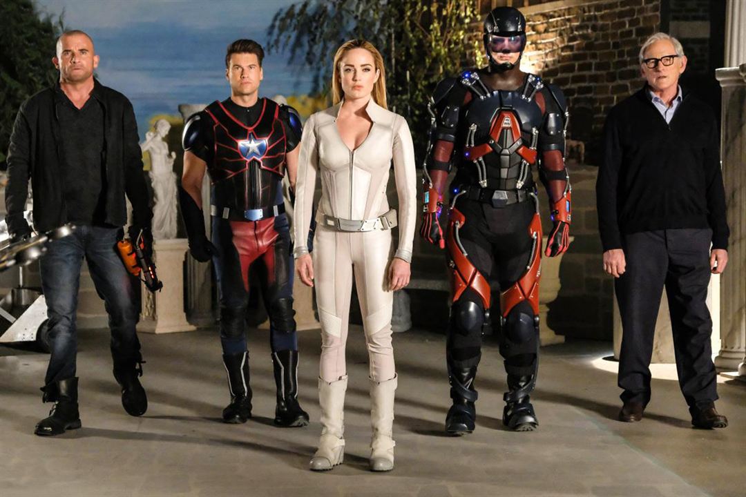 DC's Legends of Tomorrow : Photo Dominic Purcell, Brandon Routh, Nick Zano, Caity Lotz