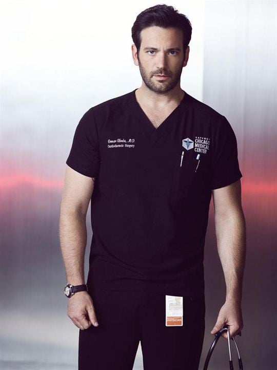 Colin Donnell deja chicago med