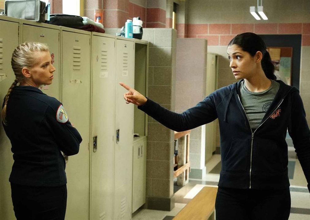 Chicago Fire : Photo Miranda Rae Mayo, Kara Killmer