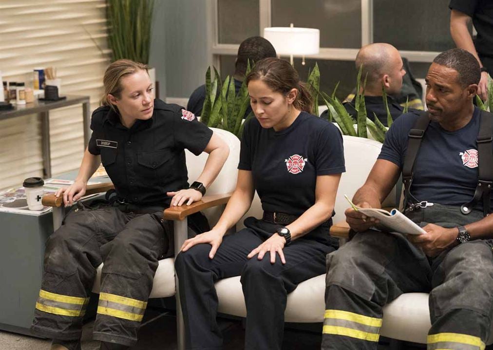 Grey's Anatomy : Station 19 : Photo Jaina Lee Ortiz, Jason George (II), Danielle Savre, Jason George