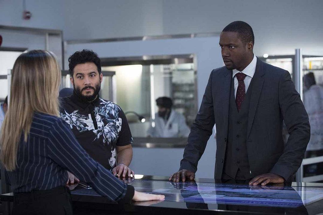 Blindspot : Photo Rob Brown, Ennis Esmer