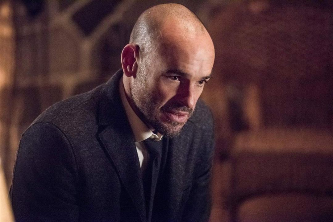 Arrow : Photo Paul Blackthorne