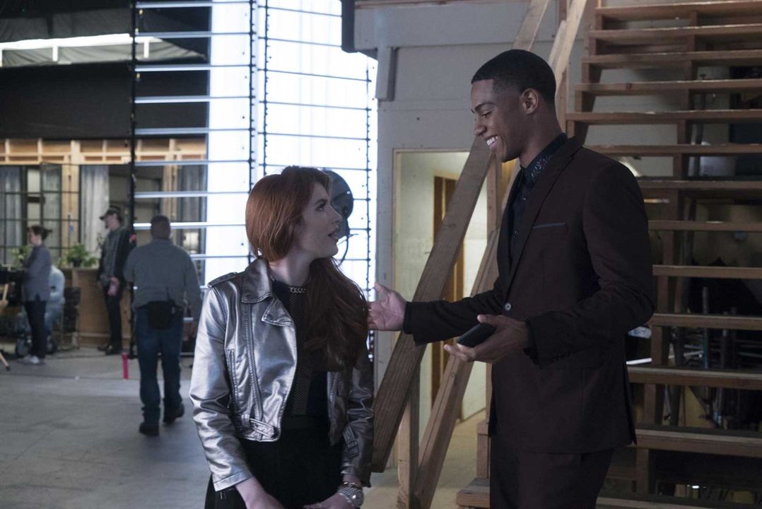 Famous In Love : Photo Bella Thorne, Keith Powers