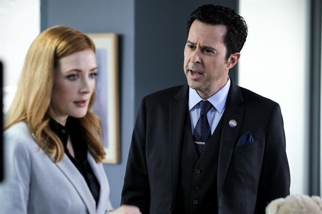 Salvation : Photo Jennifer Finnigan, Jonathan Silverman