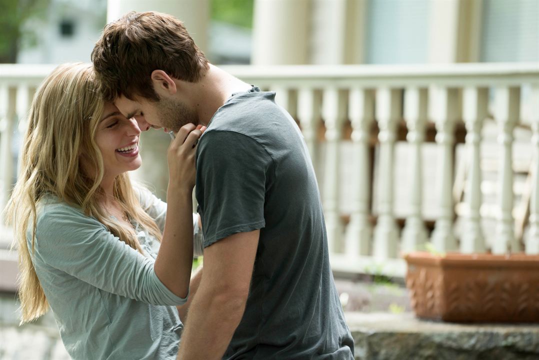 Forever My Girl : Photo Alex Roe, Jessica Rothe