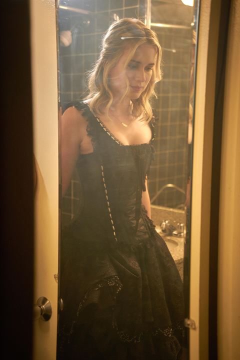 You : Photo Elizabeth Lail