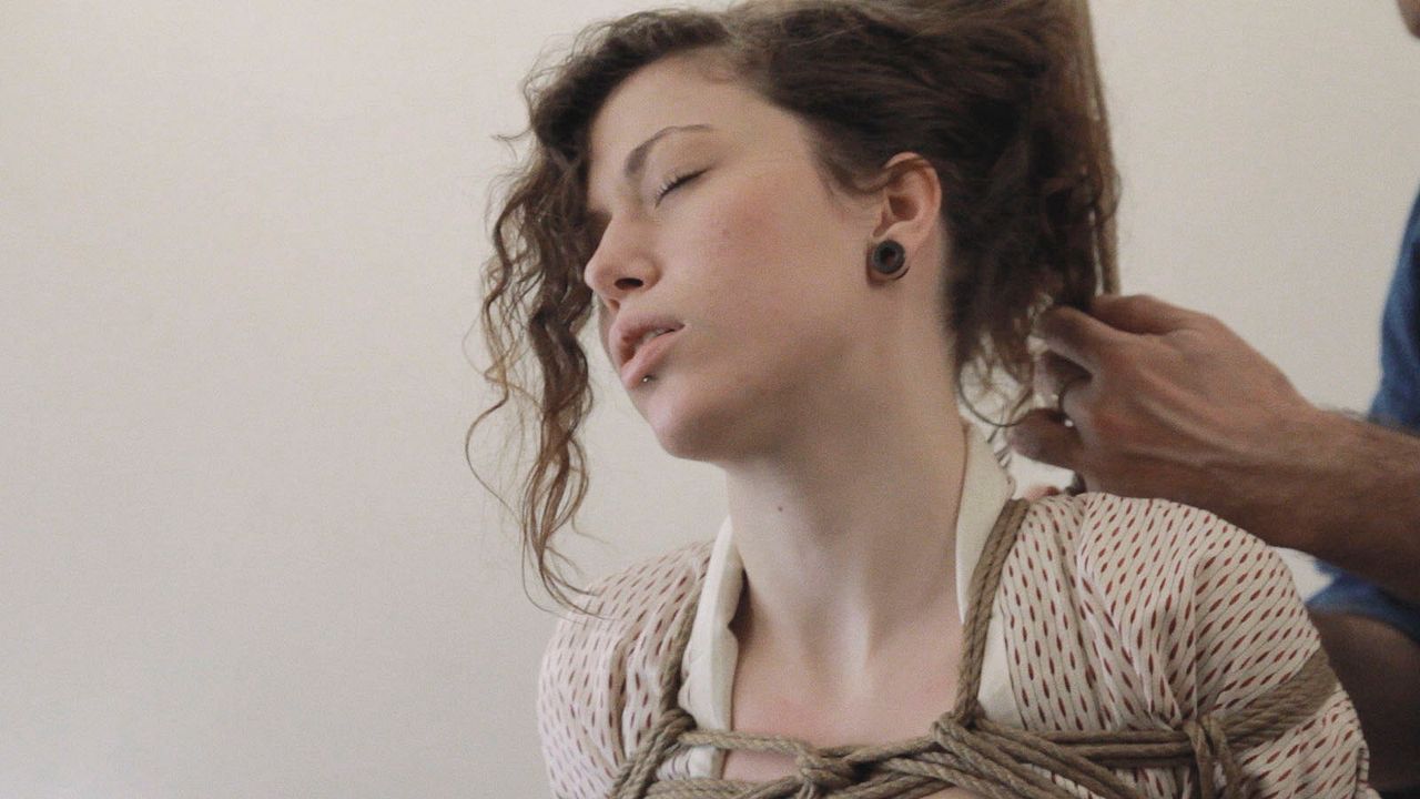 Portrait d'une jeune femme : Photo Marion Roussey