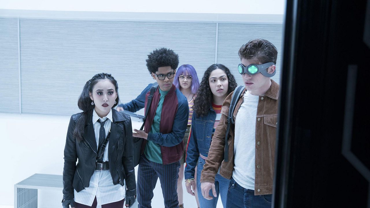 Marvel's Runaways : Photo Gregg Sulkin, Ariela Barer, Lyrica Okano, Rhenzy Feliz, Allegra Acosta