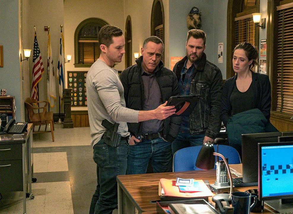 Chicago Police Department : Photo Jesse Lee Soffer, Patrick John Flueger, Jason Beghe, Marina Squerciati