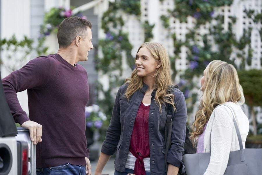 Chesapeake Shores : Photo Jessica Sipos, Brendan Penny