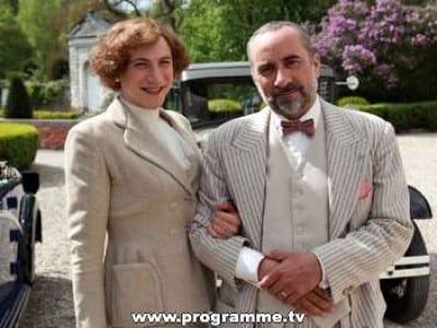 Les Petits meurtres d'Agatha Christie : Affiche