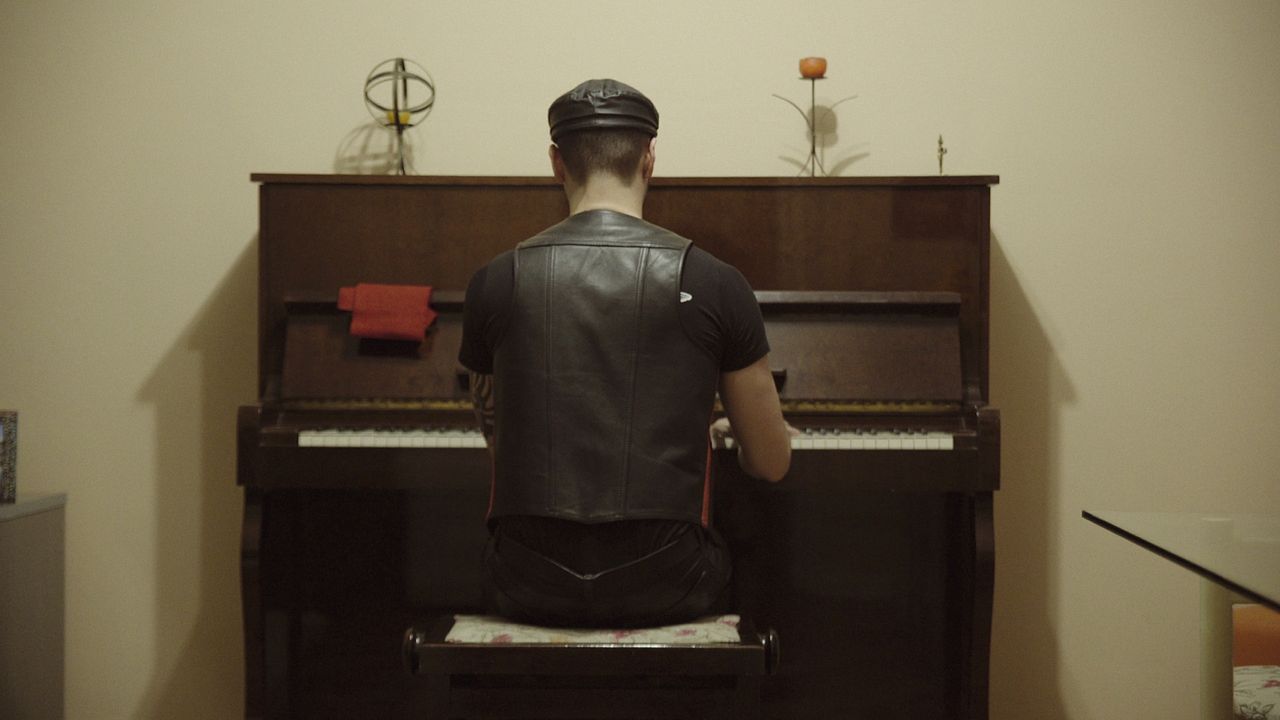 Mr. Leather : Photo