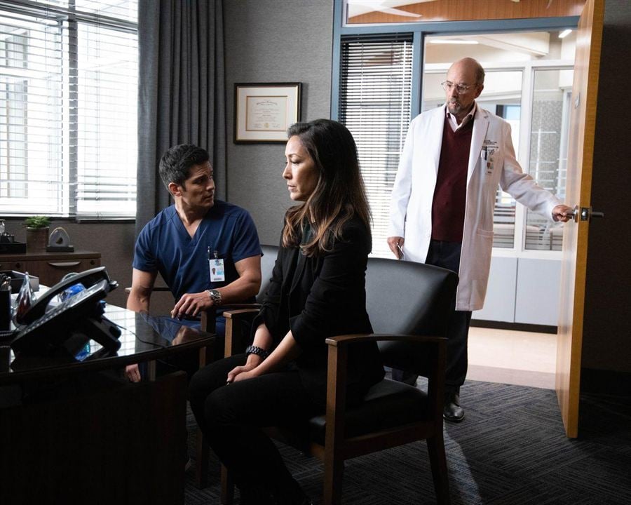 Good Doctor : Photo Christina Chang, Richard Schiff, Nicholas Gonzalez