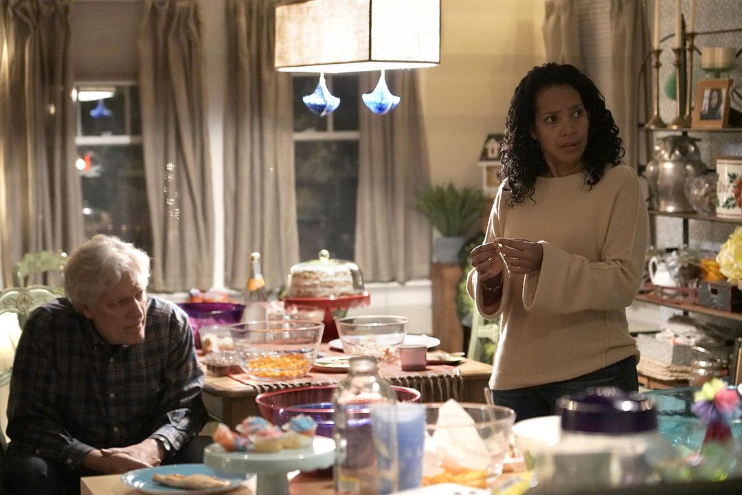 Emergence : Photo Clancy Brown, Zabryna Guevara