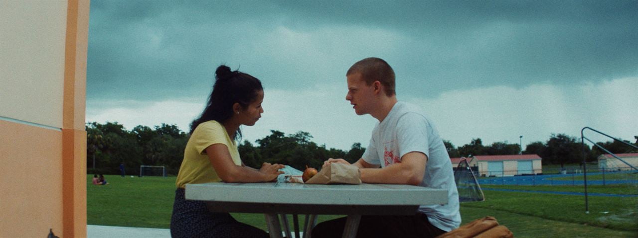 Waves : Photo Lucas Hedges, Taylor Russell