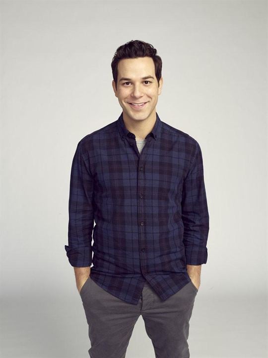 Photo Skylar Astin