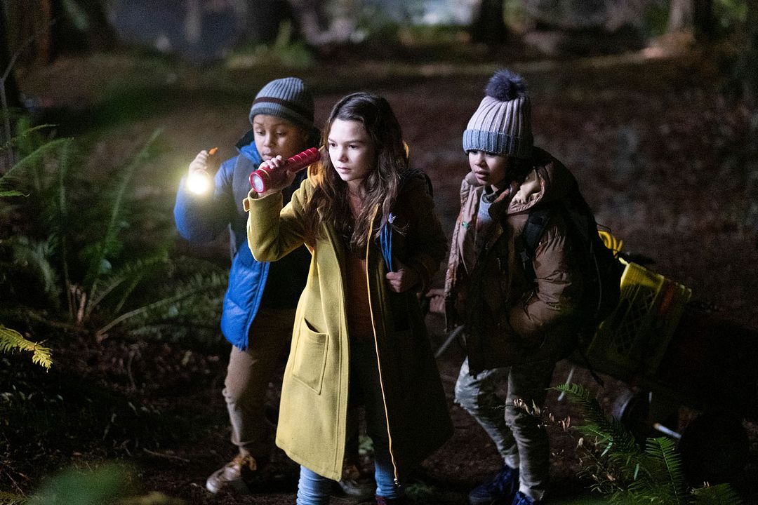 Home Before Dark : Photo Deric McCabe, Brooklynn Prince, Jibrail Nantambu