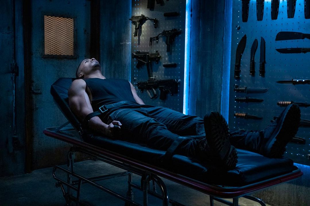 Black Lightning : Photo Jordan Calloway