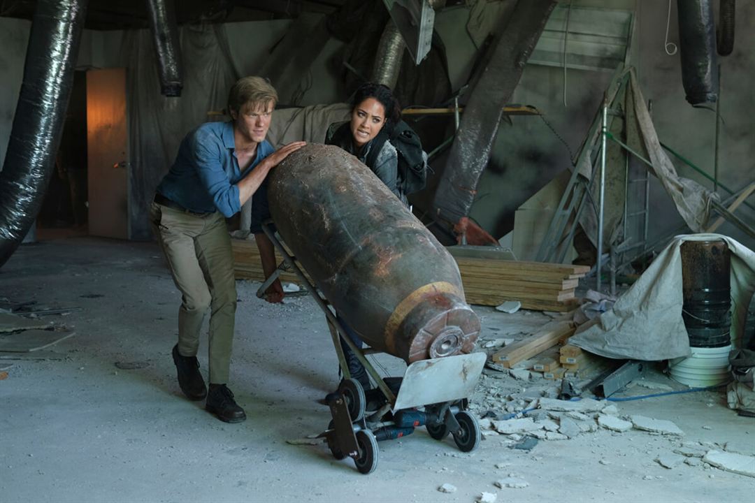 MacGyver (2016) : Photo Tristin Mays, Lucas Till