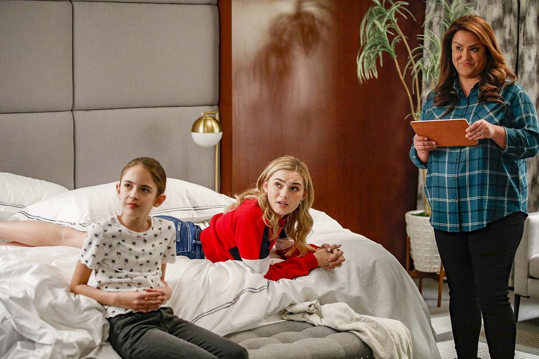 American Housewife (2016) : Photo Julia Butters, Meg Donnelly, Katy Mixon