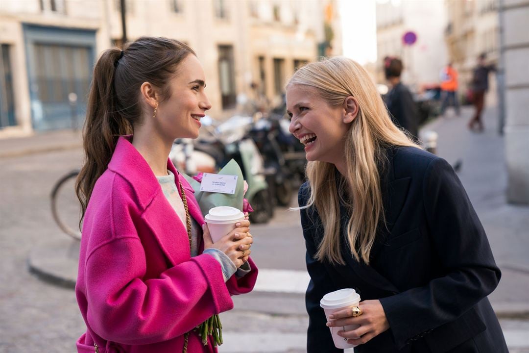 Emily in Paris : Photo Camille Razat, Lily Collins