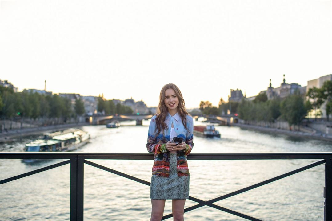 Emily in Paris : Photo Lily Collins