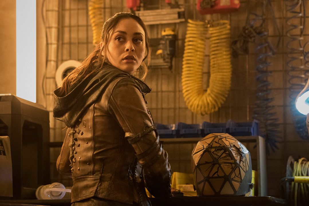 Les 100 : Photo Lindsey Morgan
