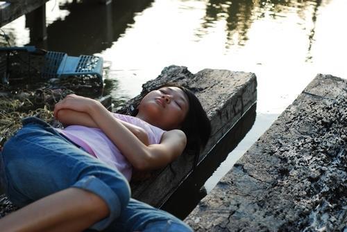 Woman on Fire Looks for Water : Photo