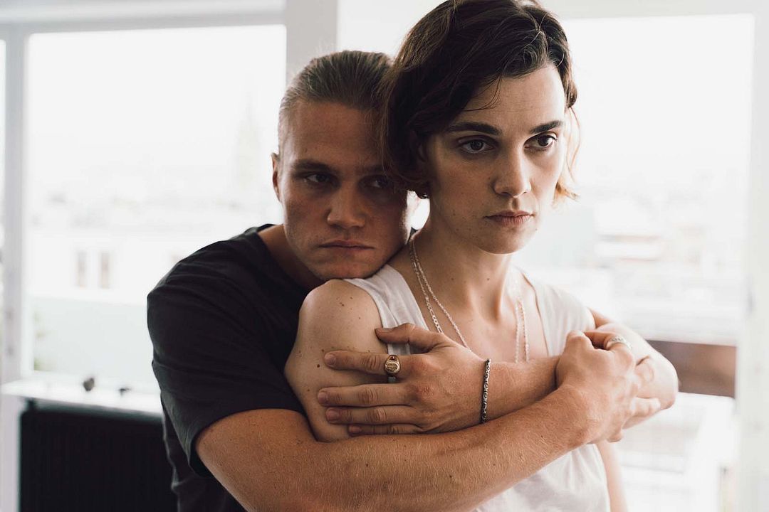 Neuf meufs : Photo Camille Rutherford, Axel Granberger