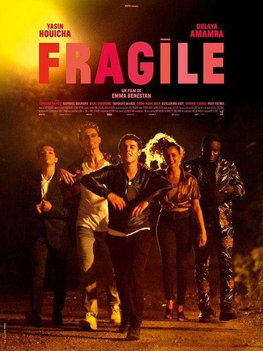 Affiche du film Fragile - Photo 3 sur 10 - AlloCiné