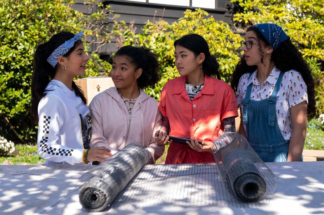 Photo Kyndra Sanchez, Anais Lee, Malia Baker, Momona Tamada