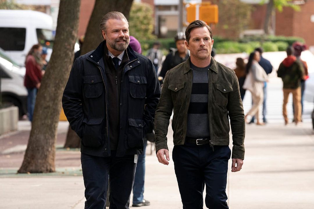 New Amsterdam (2018) : Photo Tyler Labine, Mike Doyle