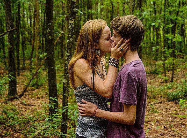 Under The Dome : Photo Mackenzie Lintz, Colin Ford