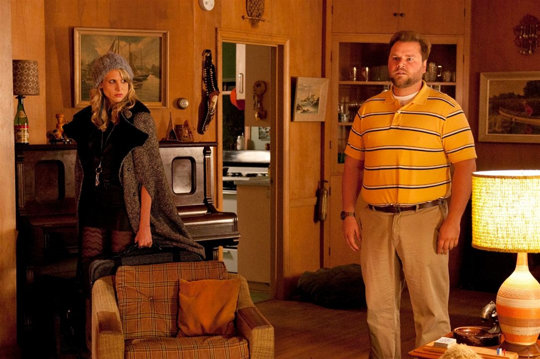 Cottage Country : Photo Tyler Labine, Lucy Punch