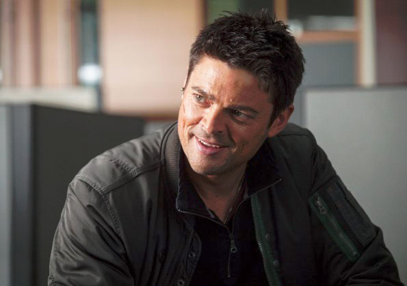 Almost Human : Photo Karl Urban