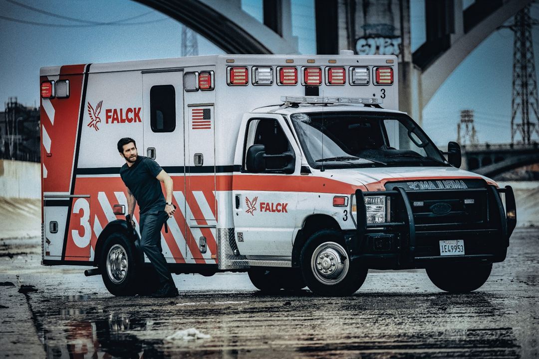 Ambulance : Photo Jake Gyllenhaal