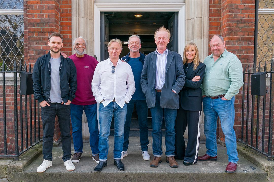 Photo Wim Snape, Robert Carlyle, Lesley Sharp, Mark Addy, Steve Huison, Hugo Speer, Paul Barber
