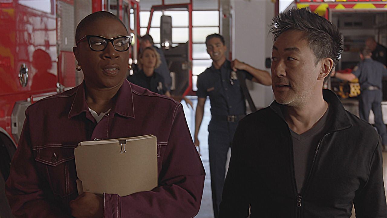 9-1-1 : Photo Aisha Hinds, Kenneth Choi